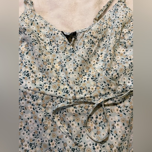 Floral romper - Picture 5 of 7